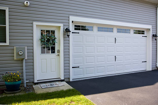 24/7 Emergency Garage Door Panel Replacement experts in Santa Nella, CA